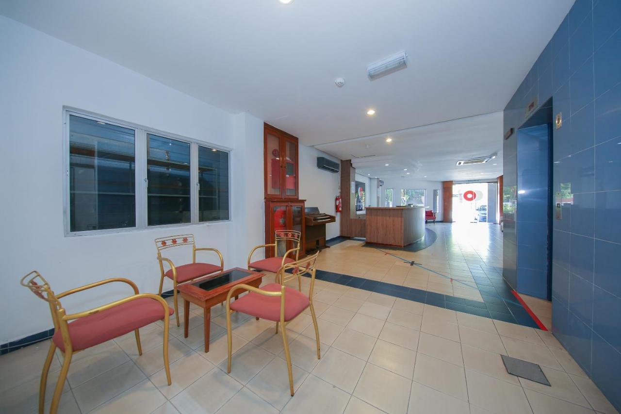Capital O 89876 Safari Hotel Kampong Pasir Bogak Exterior foto