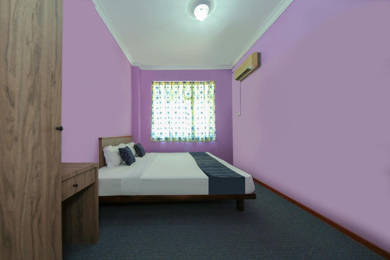 Capital O 89876 Safari Hotel Kampong Pasir Bogak Exterior foto