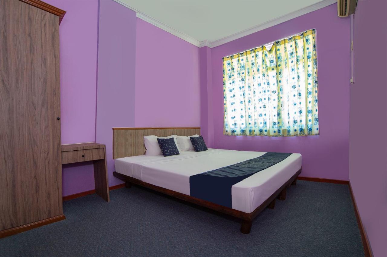 Capital O 89876 Safari Hotel Kampong Pasir Bogak Exterior foto