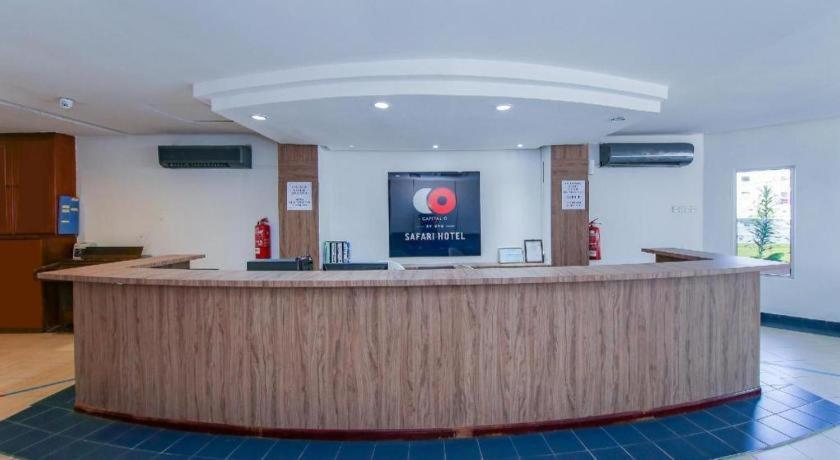 Capital O 89876 Safari Hotel Kampong Pasir Bogak Exterior foto