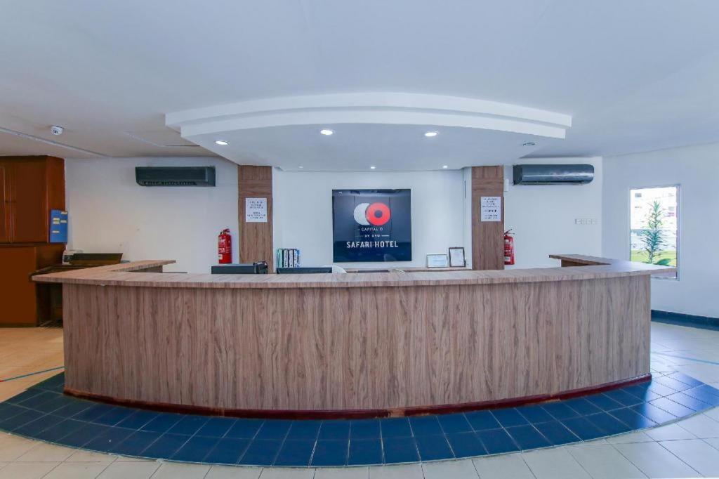 Capital O 89876 Safari Hotel Kampong Pasir Bogak Exterior foto